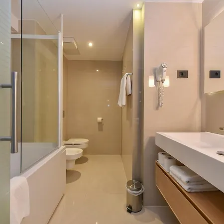 奥斯亚法酒店 马卡尔斯卡