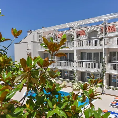 奥斯亚法酒店 4*