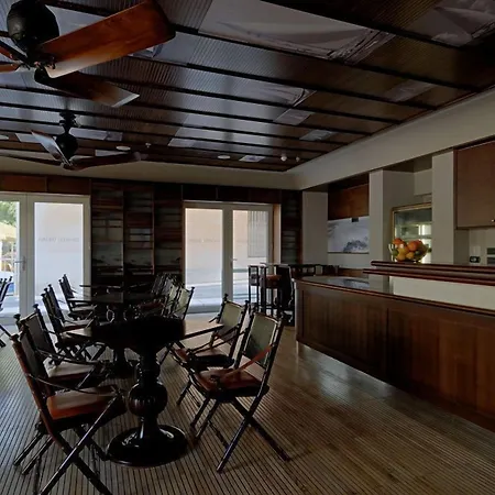 奥斯亚法酒店 4*