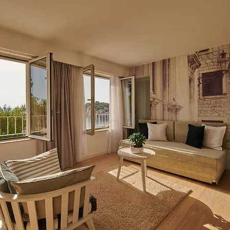 Osejava 4* Макарска