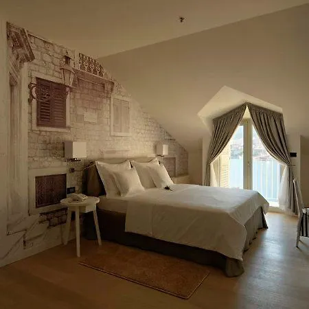 Osejava 4* Макарска