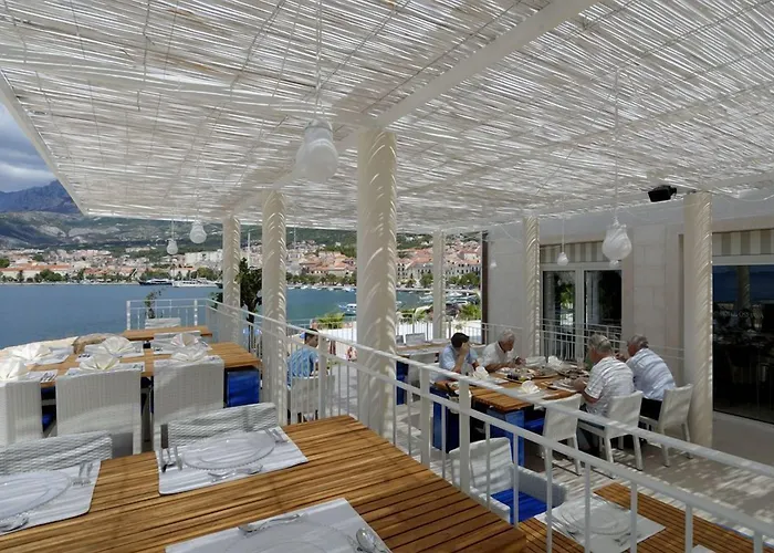 Osejava 4* Макарска