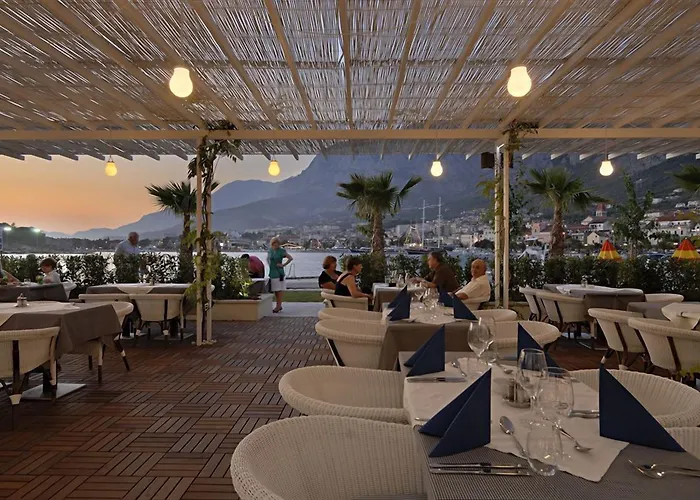 Osejava 4* Макарска